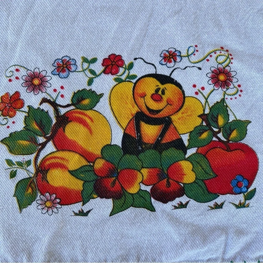 Vintage Anthropomorphic Bumble Bee Cotton Tea Towel Crochet Trim Flowers Brazil